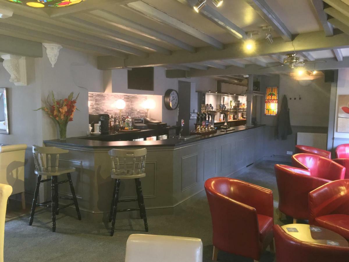 The Queens Head 3*